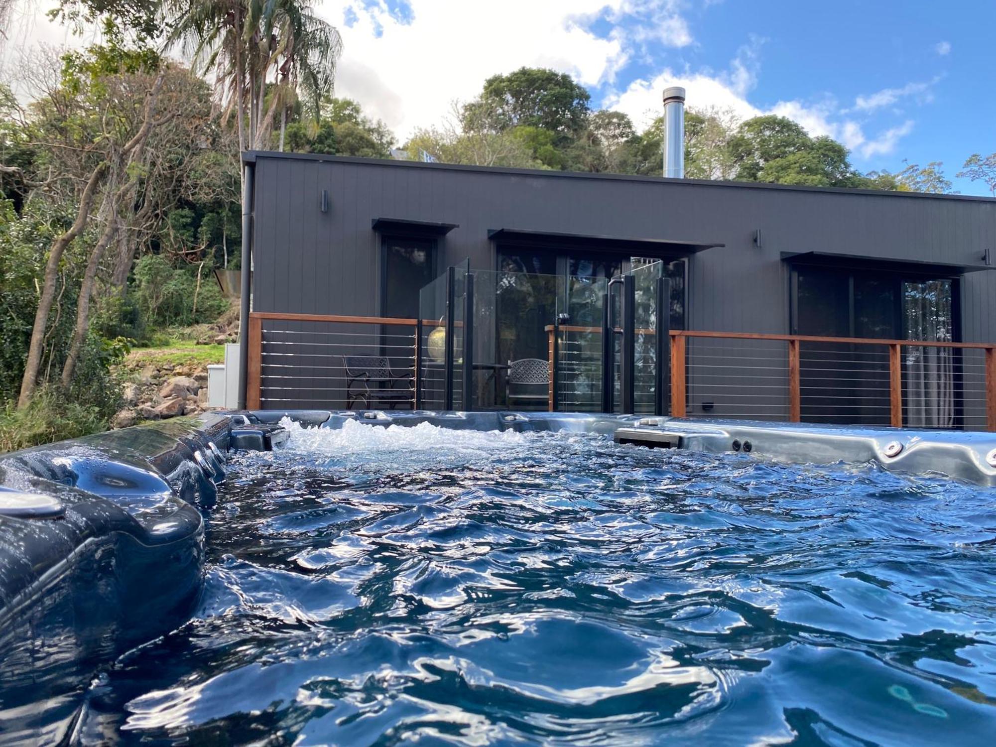 Montville Misty View Cottages ภายนอก รูปภาพ